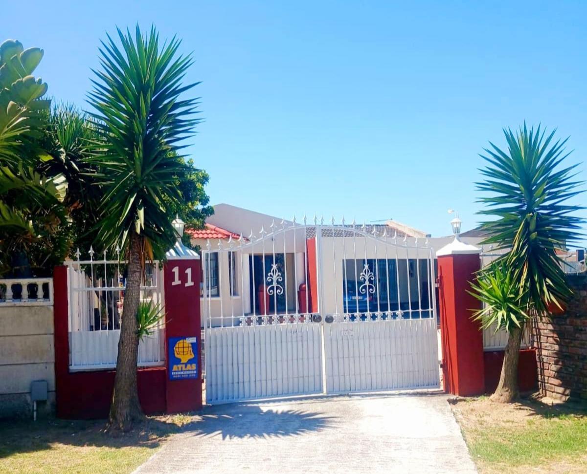 Gh Redpillars Hotel Port Elizabeth Exterior photo